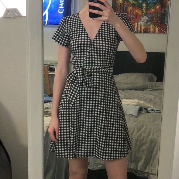 HM Gingham Wrap Dress - Picture 2 of 4